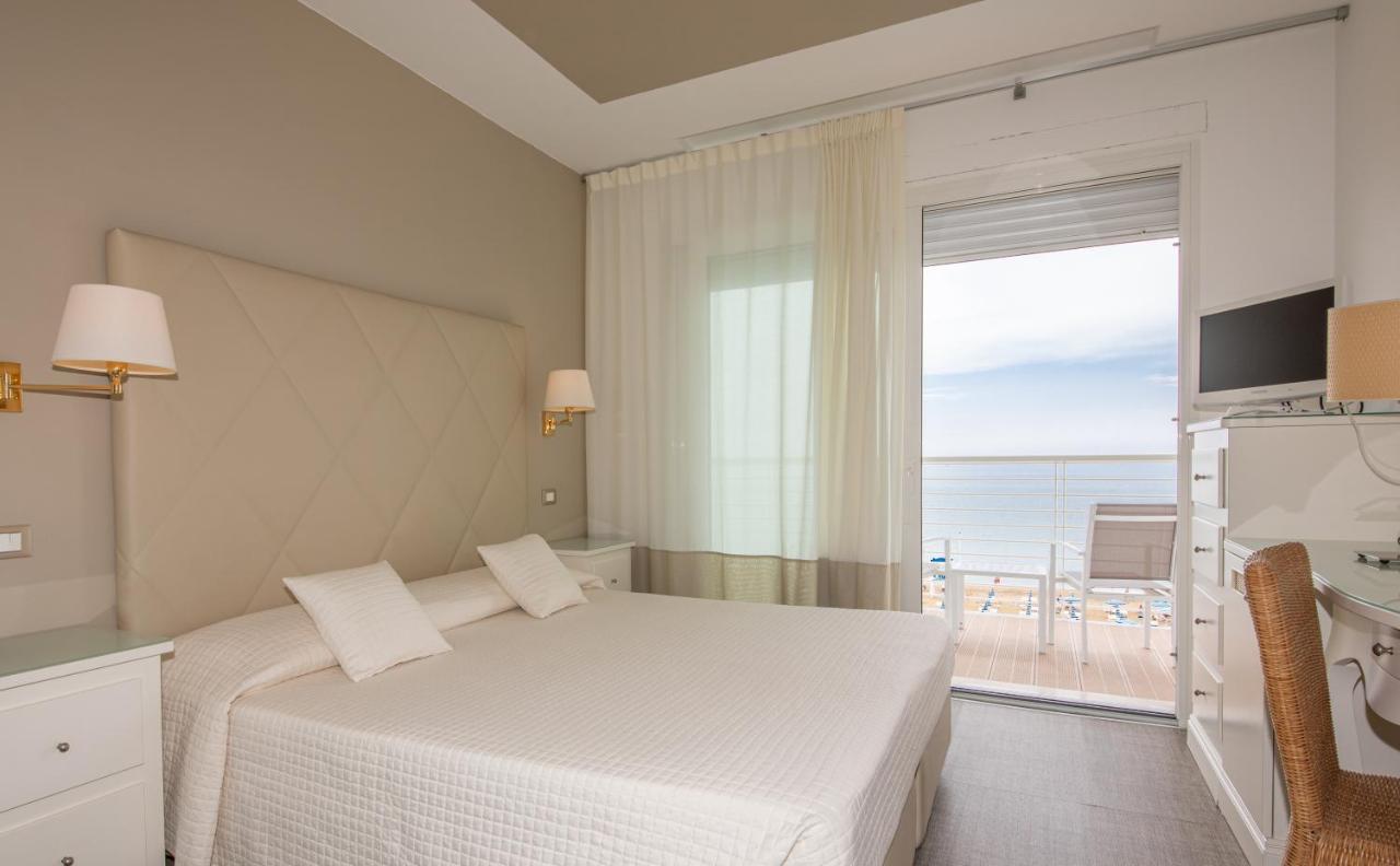 Hotel Le Soleil Лидо-ди-Езоло Экстерьер фото