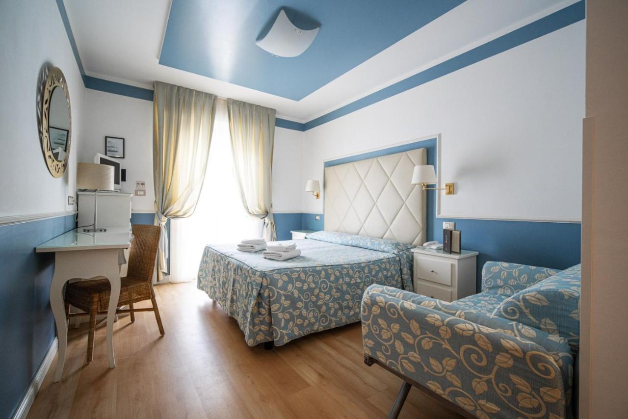 Hotel Le Soleil Лидо-ди-Езоло Номер фото