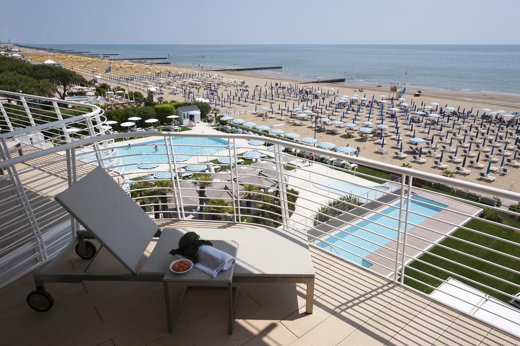 Hotel Le Soleil Лидо-ди-Езоло Экстерьер фото